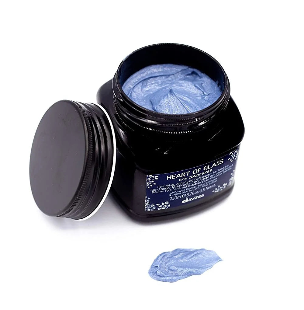 DAVINES Heart of Glass Rich Conditioner 250ml – Protege el tono rubio y aporta brillo luminoso | NAZ Beauty Panamá