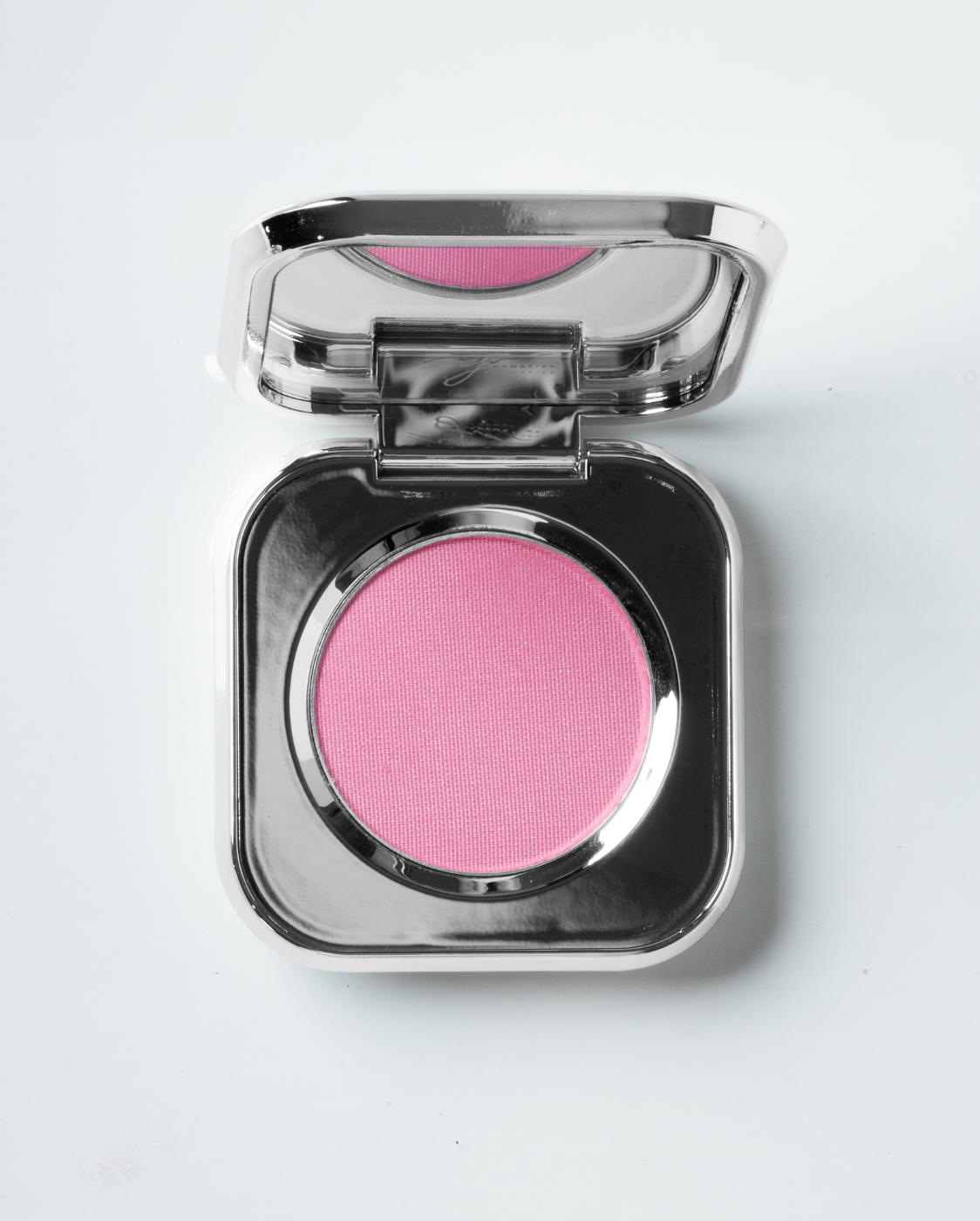 YVCOS Muñequita blush aplicación mejillas acabado natural luminoso panameño comprar en NAZ Beauty Shop Panama
