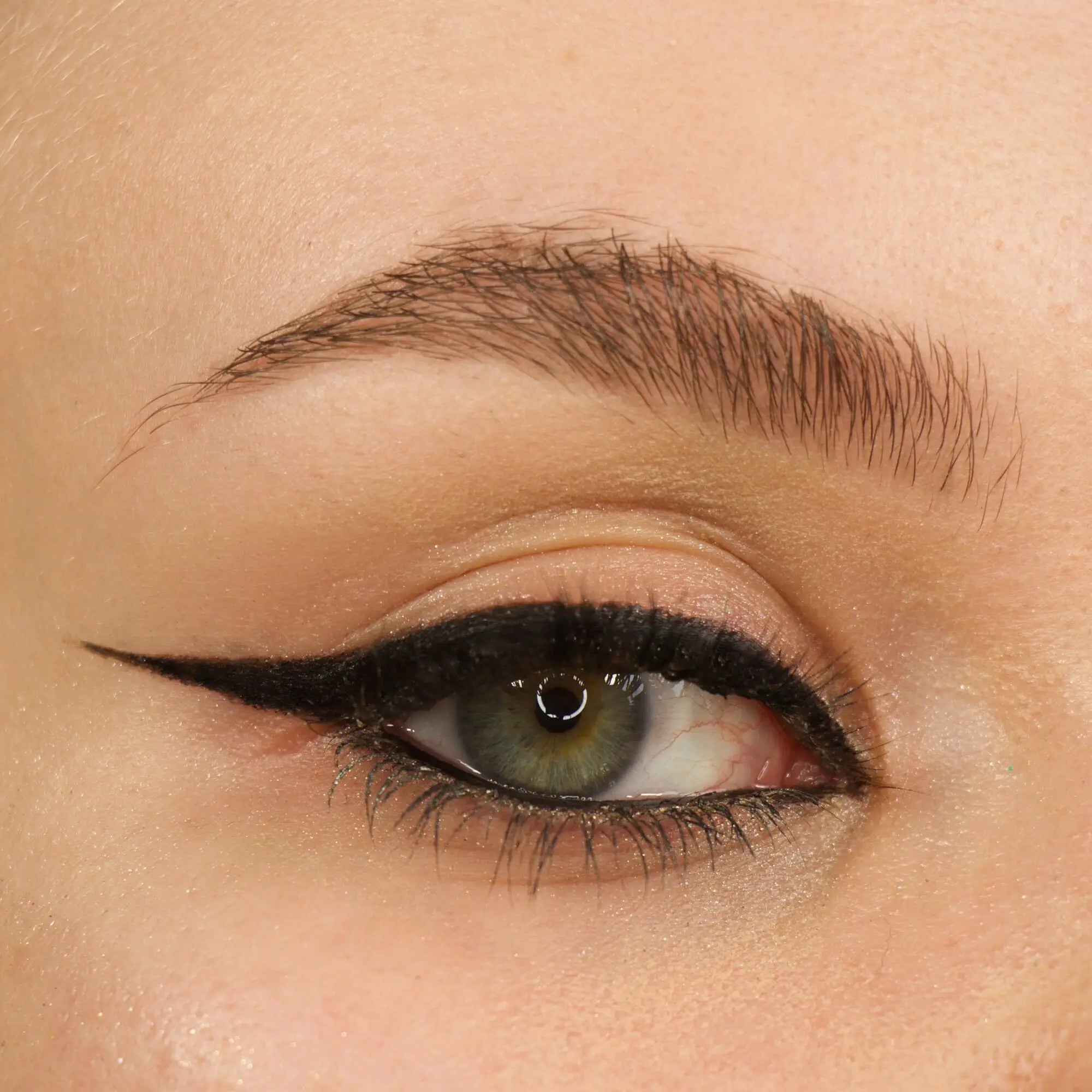 REVOLUTION Stream Water Eyeliner Pencil Black NAZ Beauty Shop Panama