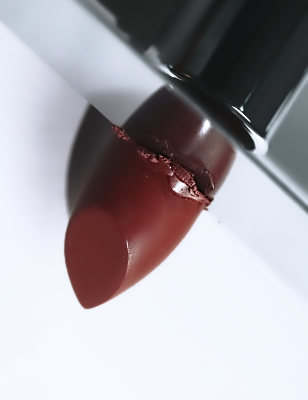 YVCOS Lipstick labial cremoso tonos nude modelo aplicación maquillaje panameño comprar en NAZ Beauty Shop Panama