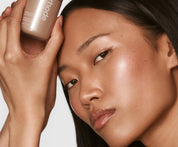 RHODE Highlight Milk Aplicación Dedos Rostro Cuerpo Versátil en Panamá — NAZ Beauty Shop