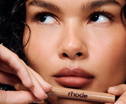 RHODE Lip Shape – Delineador Labial Definición Natural Péptidos Larga Duración | Makeup